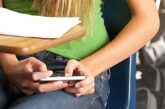 Gobierno de México y maestros discutirán cómo regular celulares en las escuelas