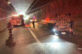 Volcadura dentro de un túnel moviliza a Bomberos en Puerto Vallarta