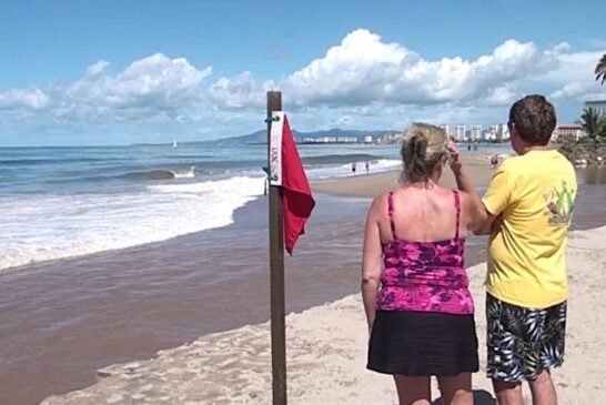 Mantienen bandera roja en playas de Puerto Vallarta ante posible aumento del oleaje