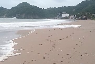 Marejada de tormenta ya afecta la Costa Sur; esperan oleaje en Puerto Vallarta este jueves