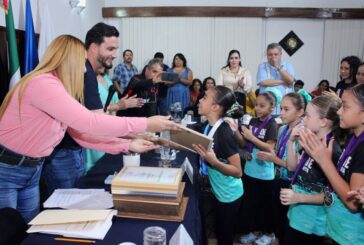 Orgullo vallartense: Ayuntamiento reconoce triunfos en gimnasia y danza folclórica