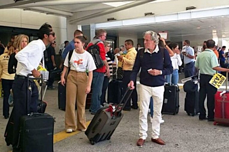 Caída de pasajeros en Vallarta durante el verano 2026