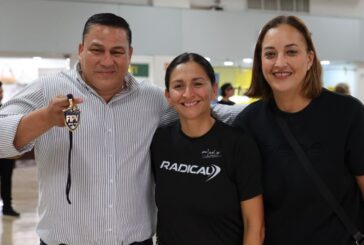 Regresan a casa campeonas vallartenses en el mundial de frontenis