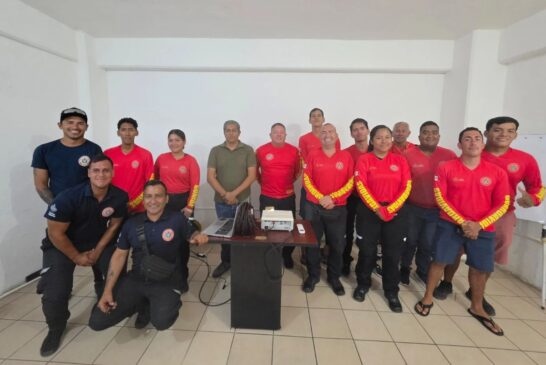 Capacitan a elementos de Salvamento Acuático en certificación Blue Flag