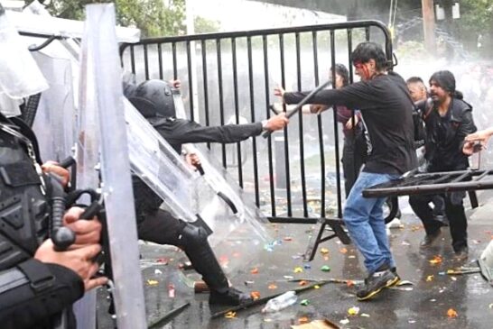 Marcha por agua limpia deja siete detenidos en Puente Grande y denuncias por presuntos abusos policiales