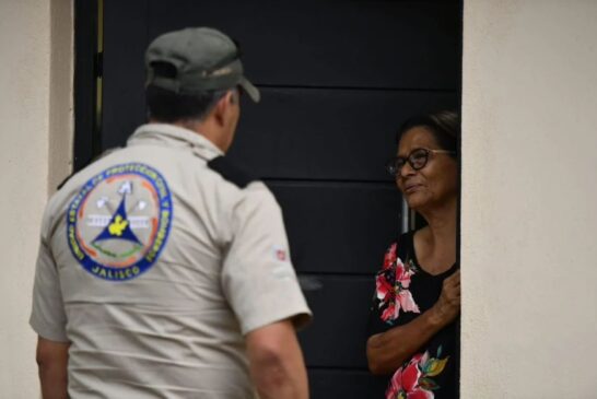 Protección Civil urge en Vallarta evacuar hoteles y colonias en zonas de riesgo ante “Simon”