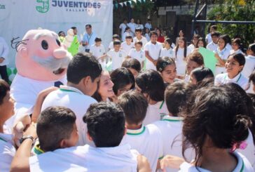 Encabeza Arquitecto Munguía Feria de la Salud en secundaria # 105