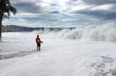 Persisten banderas rojas en todas las playas de Puerto Vallarta por oleaje elevado