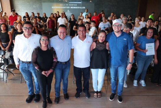 Cerca de 400 vallartenses se gradúan de los talleres de oficios “Renacemos Juntos”